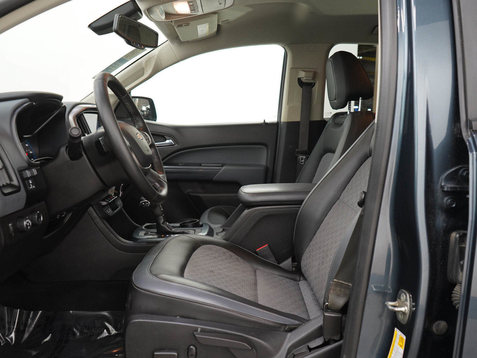 Used 2019 Chevrolet Colorado Z71 AWD/4WD image 24