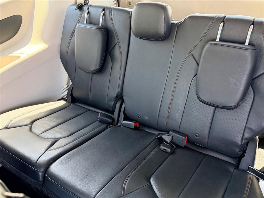 Used 2020 Chrysler Pacifica Touring-L image 14
