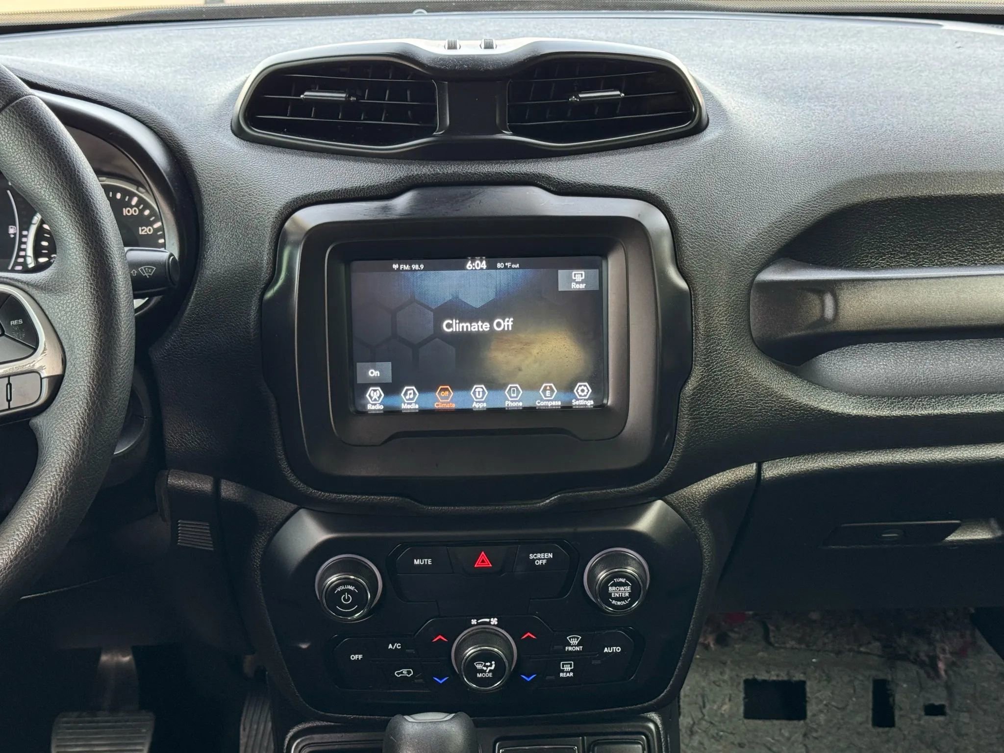 Used 2018 Jeep Renegade Sport w/ Power & Air Group FWD image 22