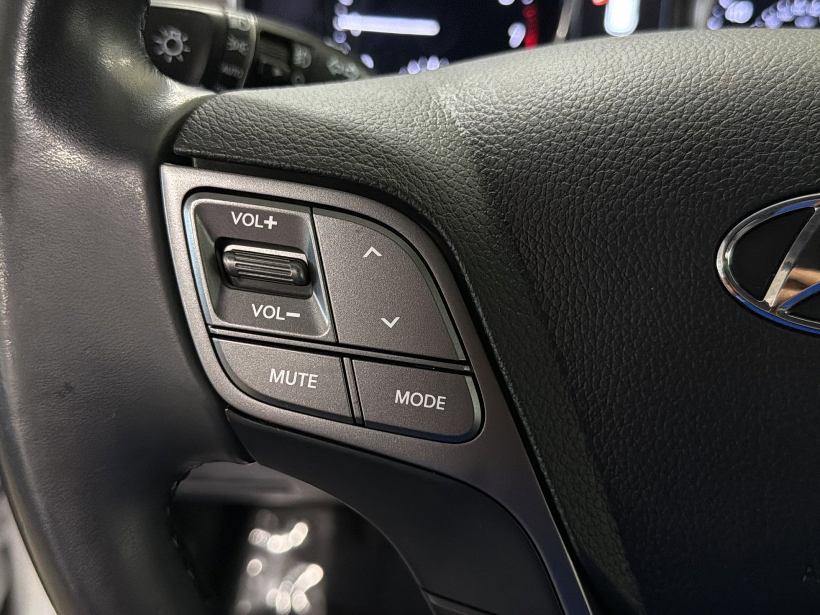 Used 2018 Hyundai Santa Fe Limited AWD/4WD image 31