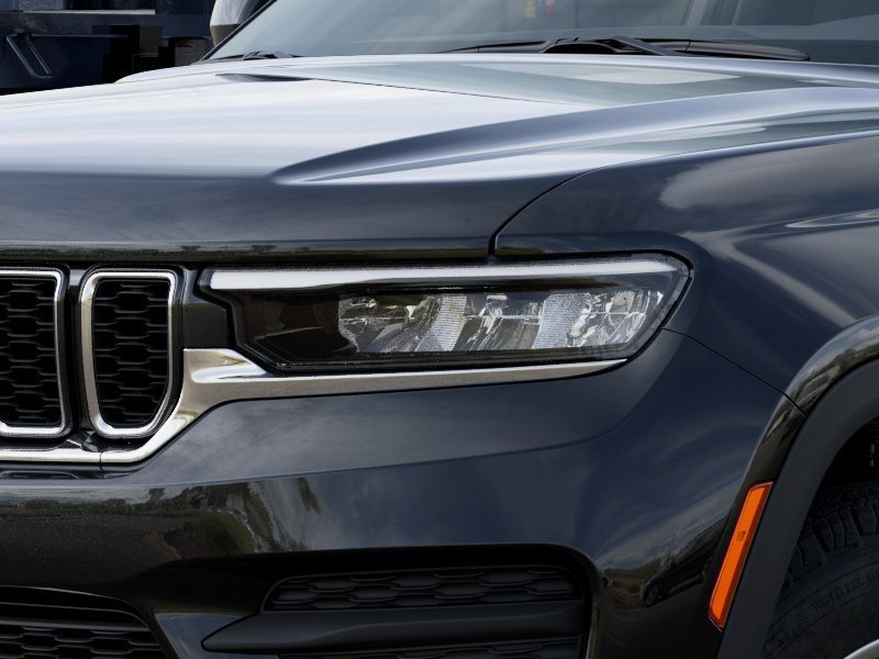 New 2025 Jeep Grand Cherokee Laredo X w/ Luxury Tech Group I RWD image 11