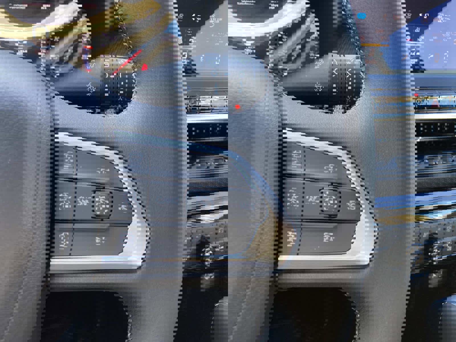 New 2026 Jeep Compass Limited image 13