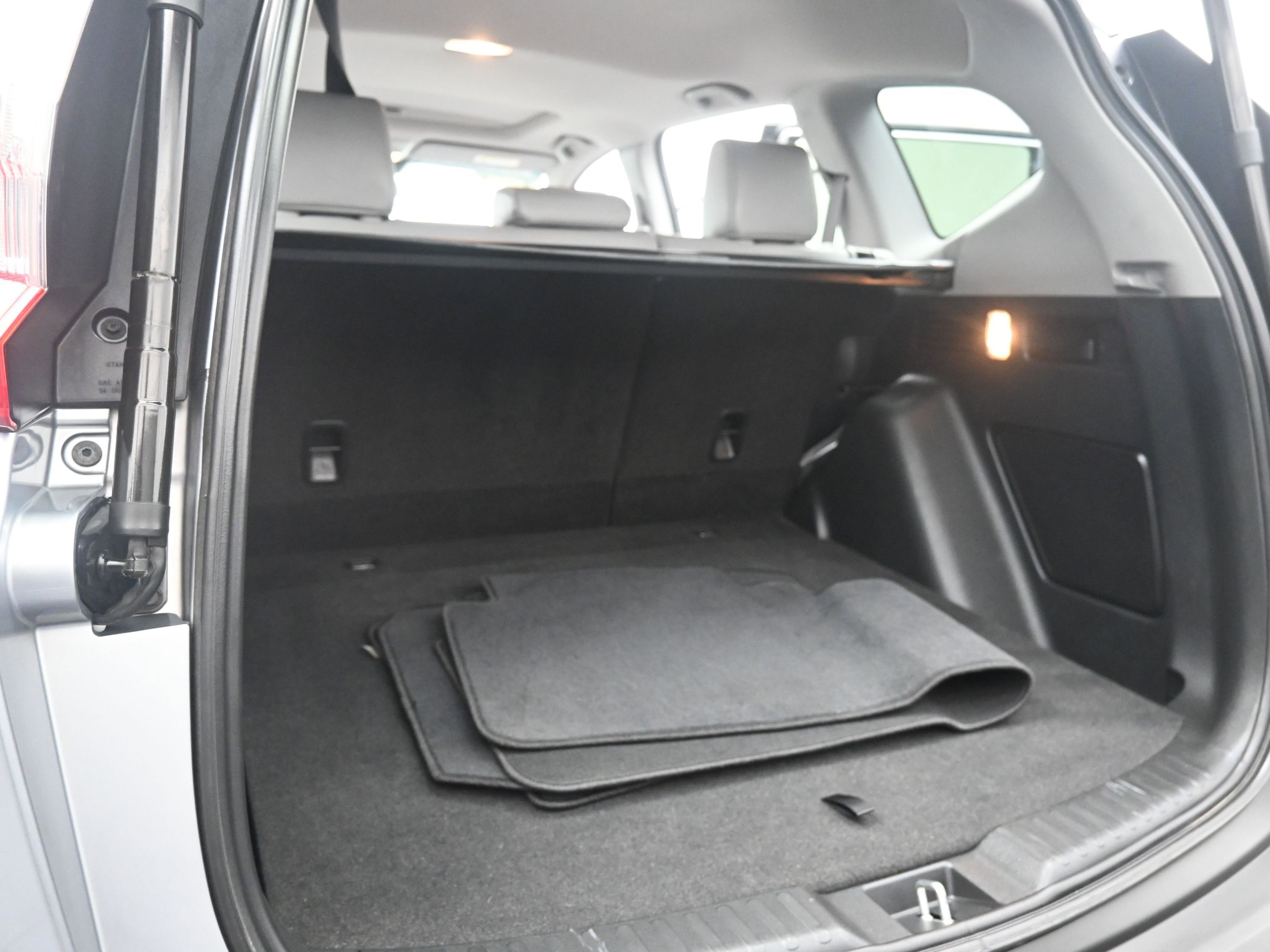 Used 2019 Honda CR-V Touring image 16