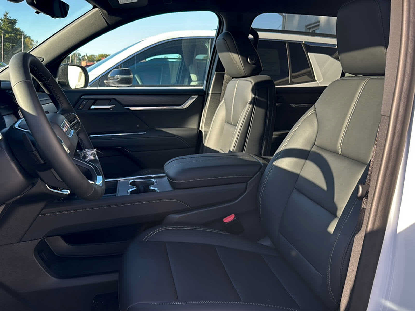 New 2027 GMC Acadia Elevation w/ Elevation Premium Package FWD image 4