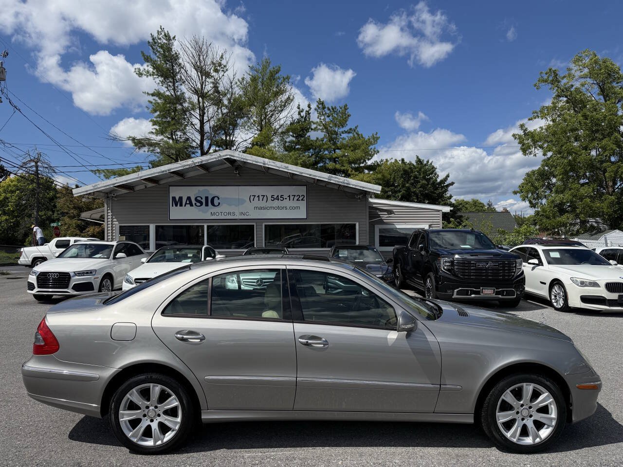 Used 2009 Mercedes-Benz E 350 4MATIC Sedan image 3