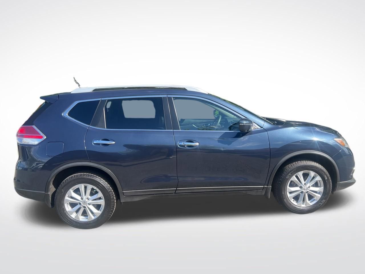 Used 2016 Nissan Rogue SV w/ SV Premium Package image 7