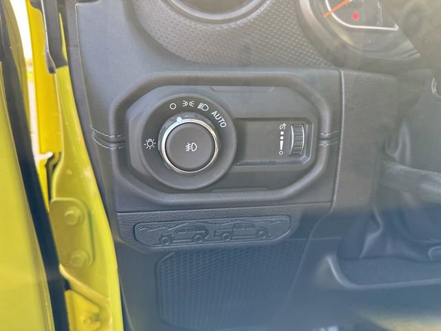 Used 2024 Jeep Wrangler Rubicon image 16