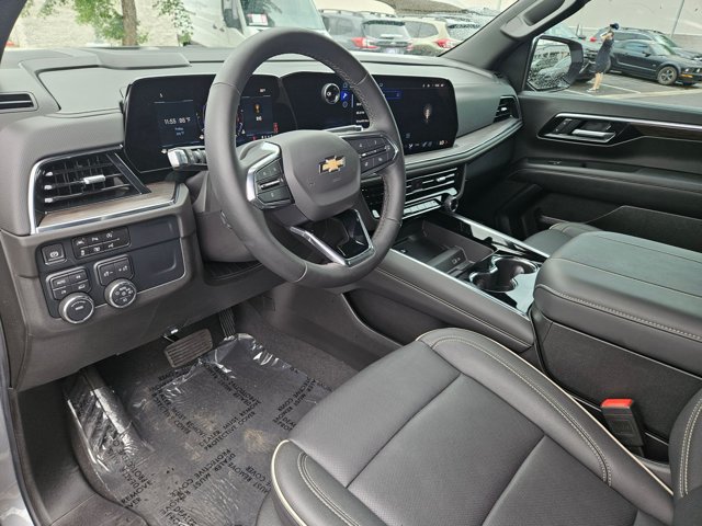 Used 2025 Chevrolet Tahoe Premier AWD/4WD image 11