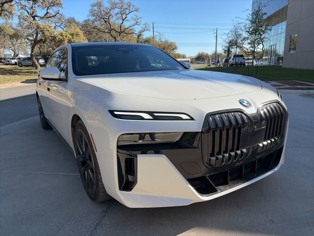 Used 2024 BMW 740i w/ Premium Package image 5