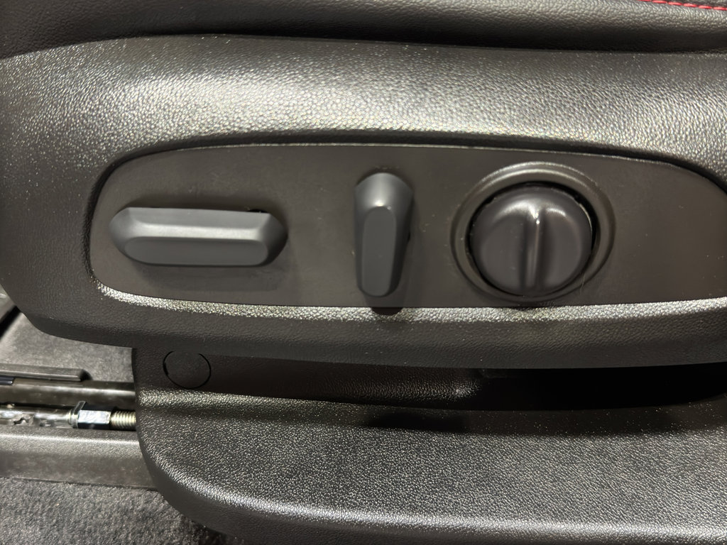 Used 2022 Chevrolet Traverse RS w/ LPO, Floor Liner Package image 17