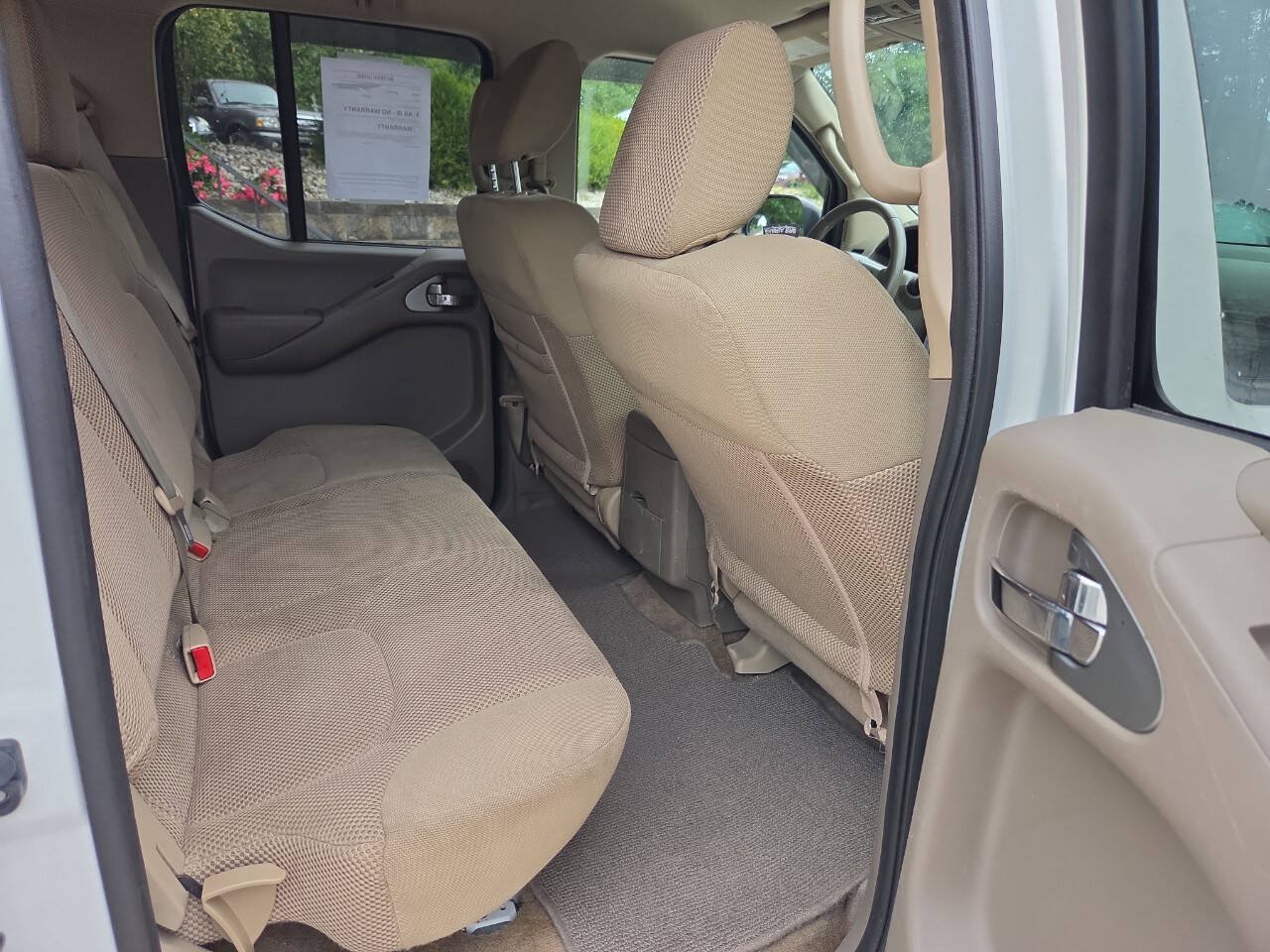 Used 2015 Nissan Frontier SV AWD/4WD image 20