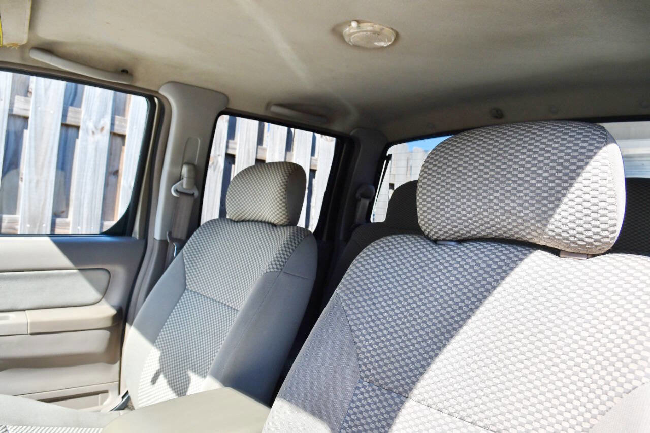 Used 2001 Nissan Frontier SE image 22