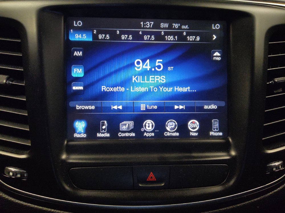 Used 2016 Chrysler 200 Limited Platinum w/ Comfort & Convenience Group FWD image 25