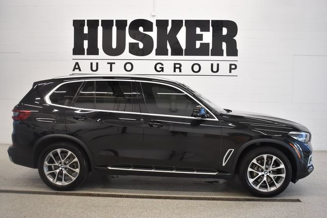 Used 2019 BMW X5 xDrive40i w/ Convenience Package AWD/4WD image 2