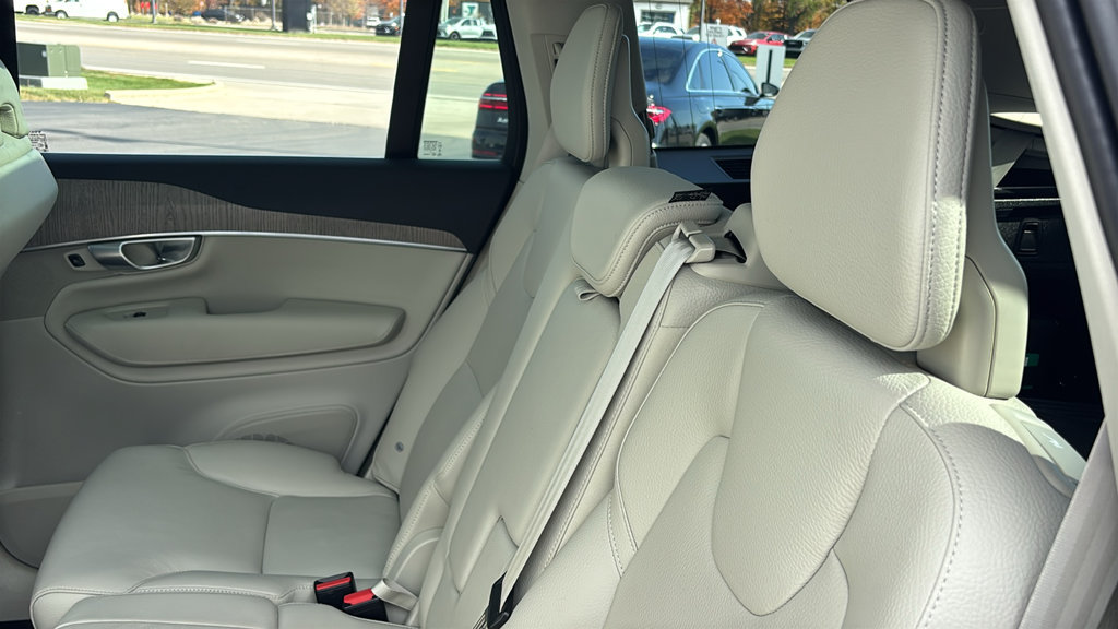 Certified 2024 Volvo XC90 T8 Plus w/ Protection Package Premier AWD/4WD image 12
