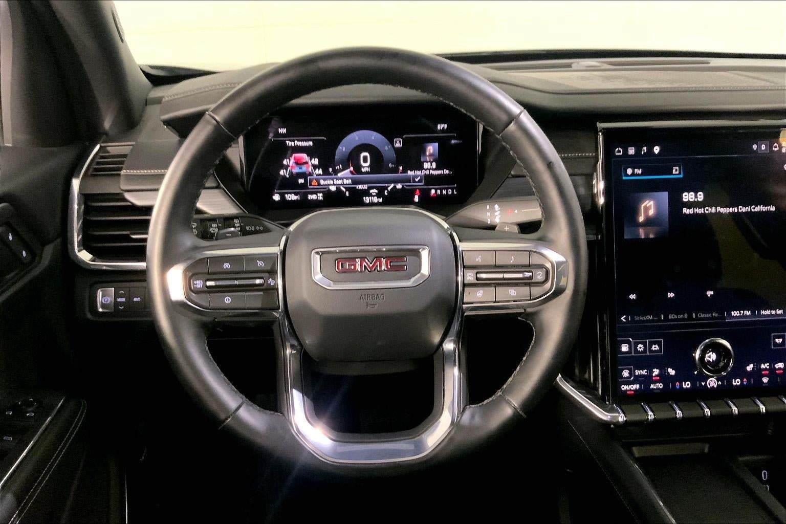 Used 2025 GMC Acadia Elevation AWD/4WD image 5