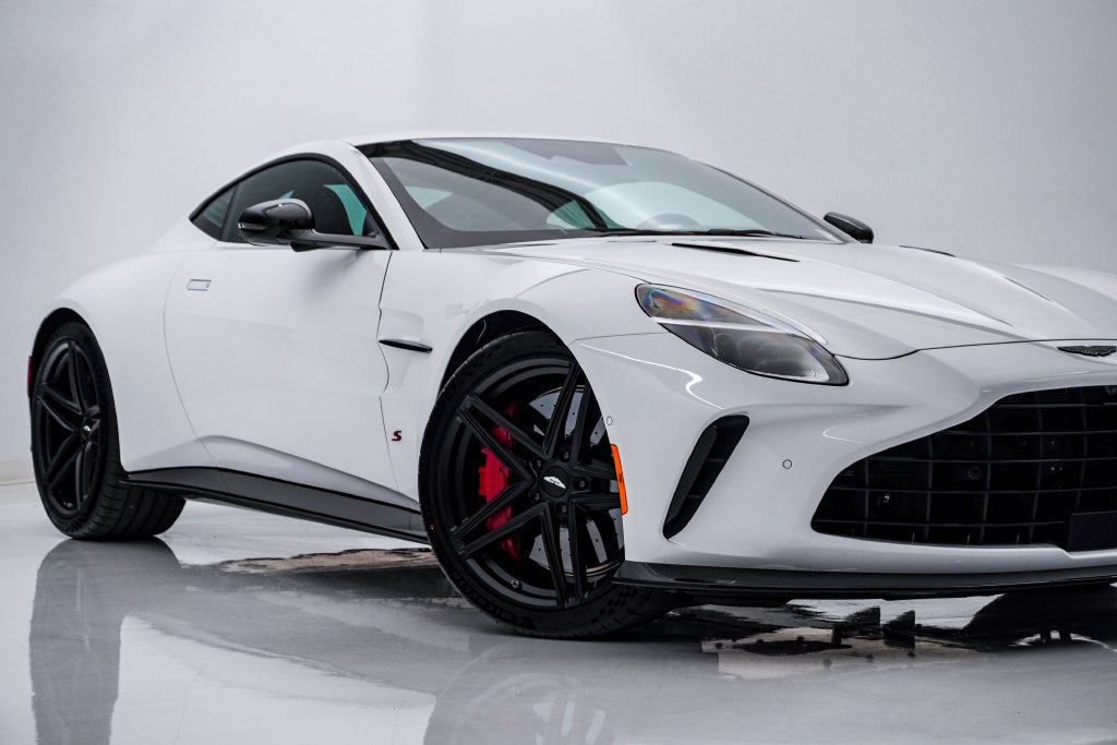 New 2026 Aston Martin V8 Vantage S RWD image 2
