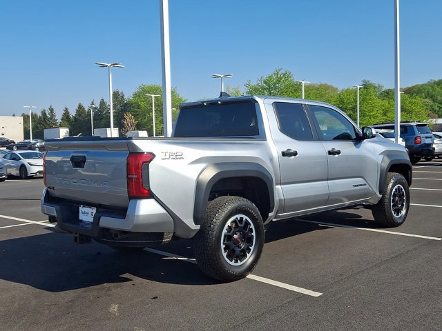 Certified 2024 Toyota Tacoma TRD Off-Road AWD/4WD image 6