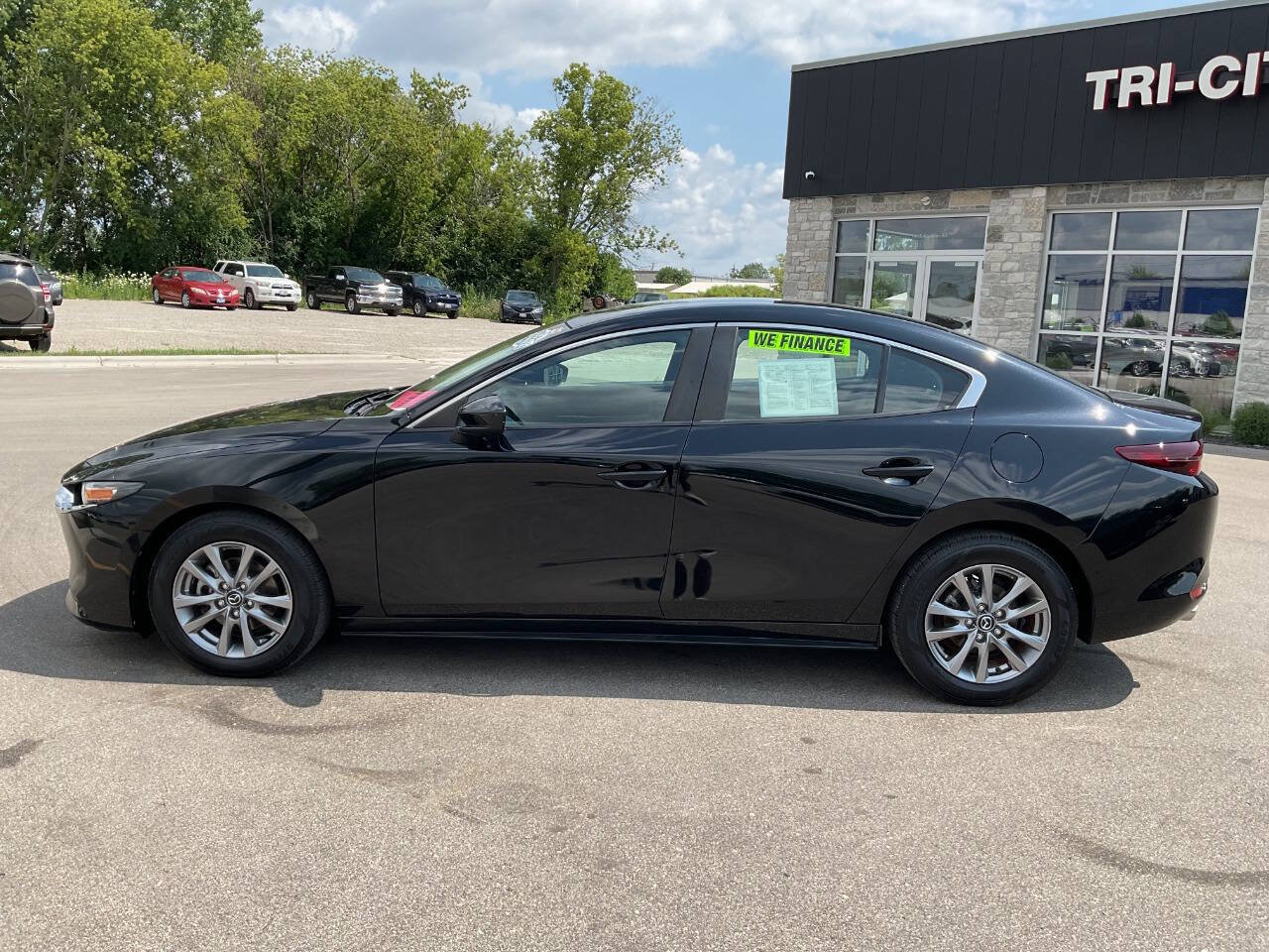 Used 2020 MAZDA MAZDA3 Sedan FWD image 3