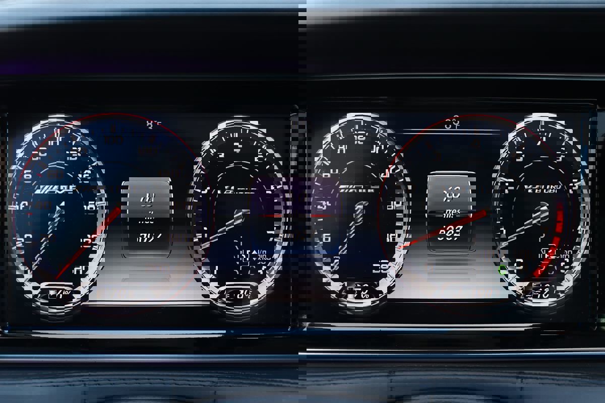 Used 2015 Mercedes-Benz S 63 AMG 4MATIC Sedan w/ Driver Assistance Package image 92