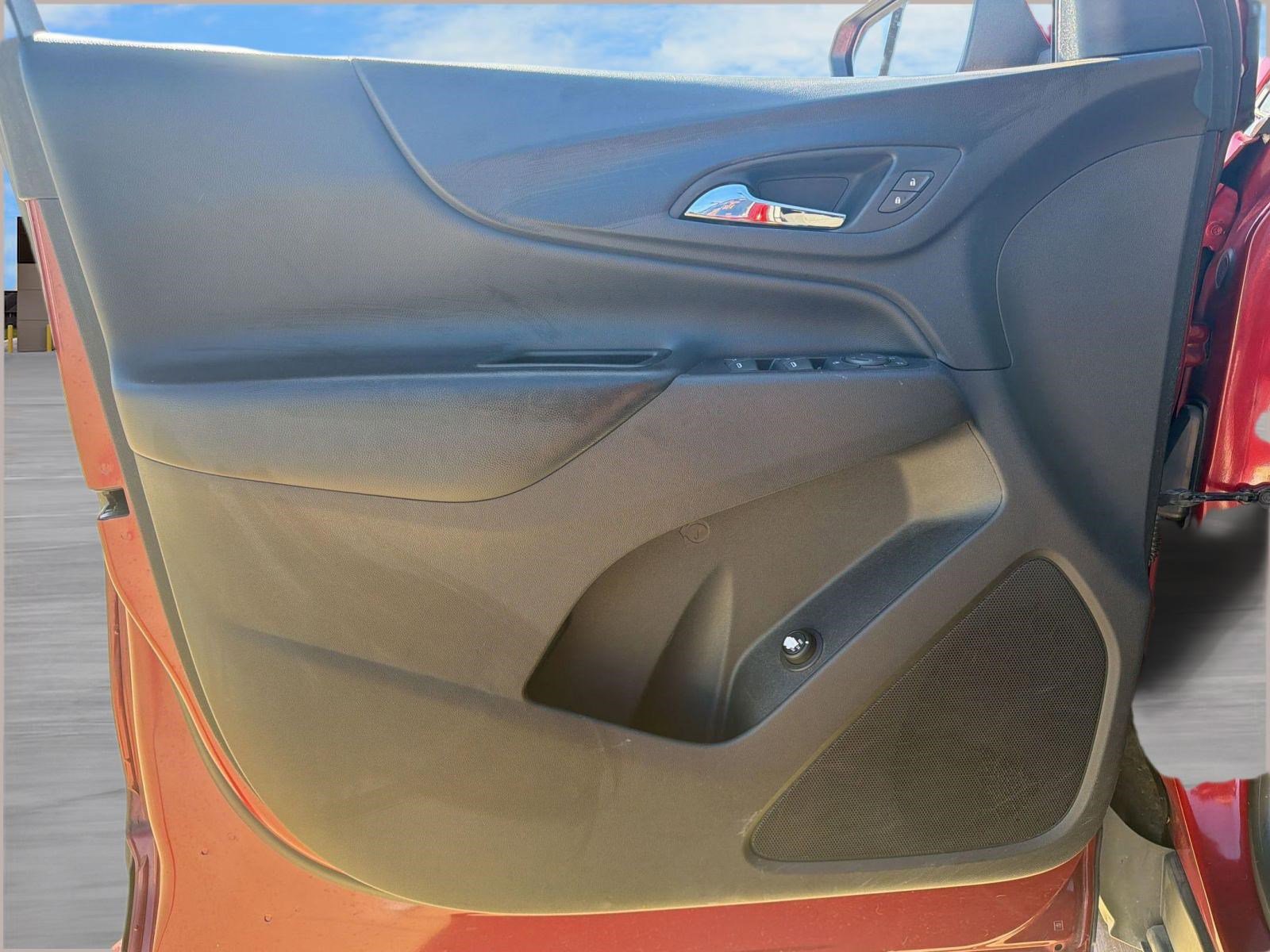 Used 2018 Chevrolet Equinox LT image 12