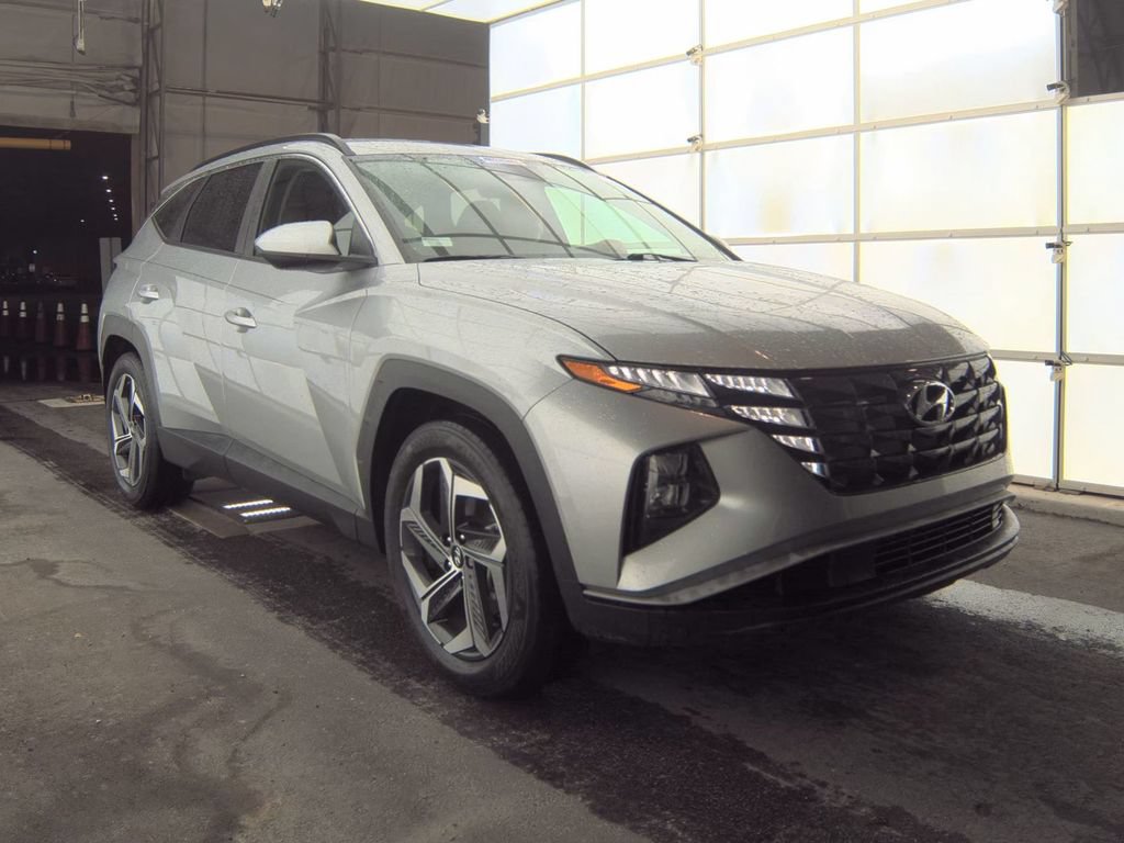 Used 2024 Hyundai Tucson SEL FWD image 2