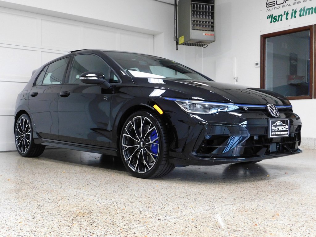 Used 2025 Volkswagen Golf image 3