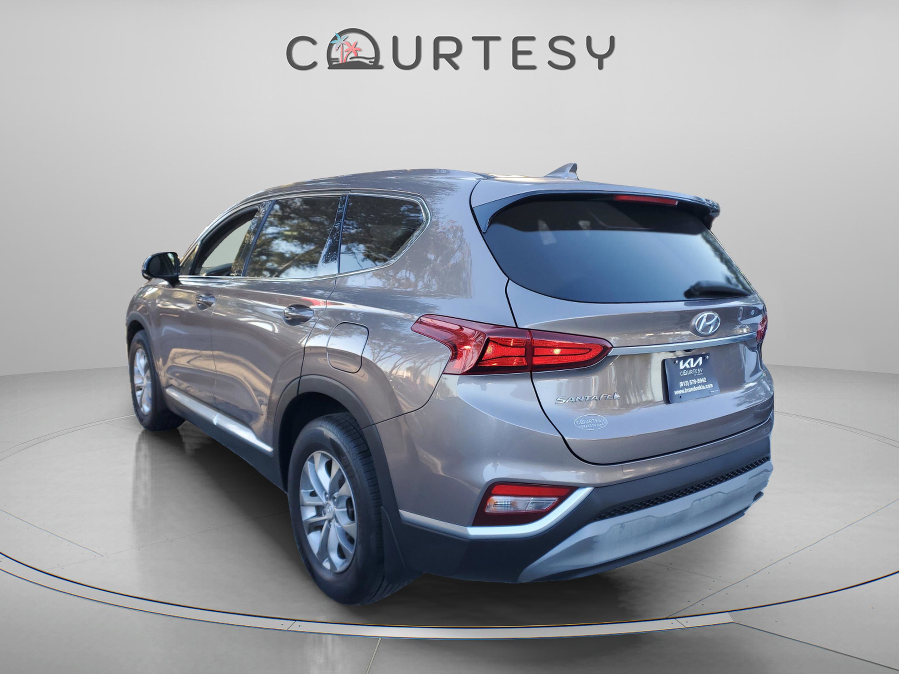 Used 2019 Hyundai Santa Fe SEL image 3