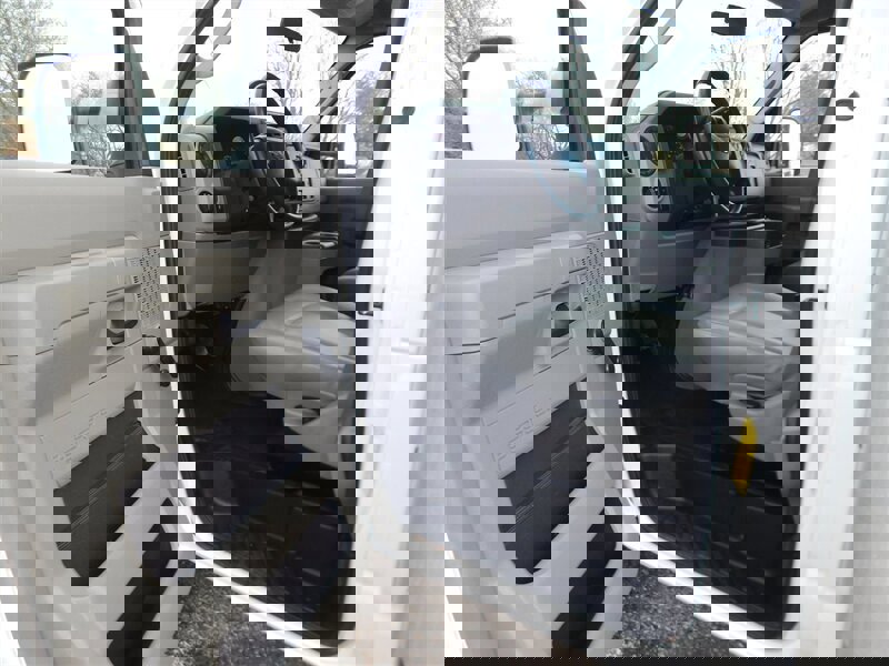 Used 2014 Ford E-350 and Econoline 350 Super Duty image 13