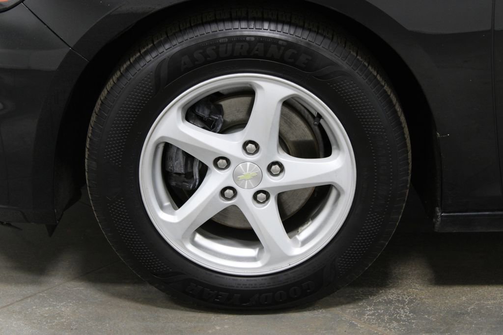 Used 2017 Chevrolet Malibu LS image 17