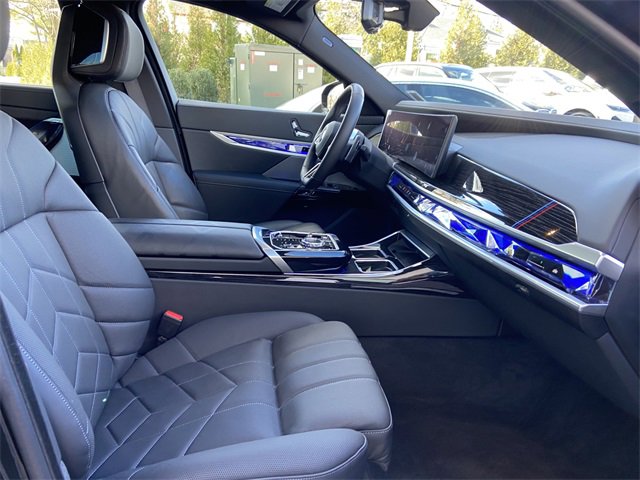 Certified 2025 BMW 740i xDrive w/ Executive Package image 29