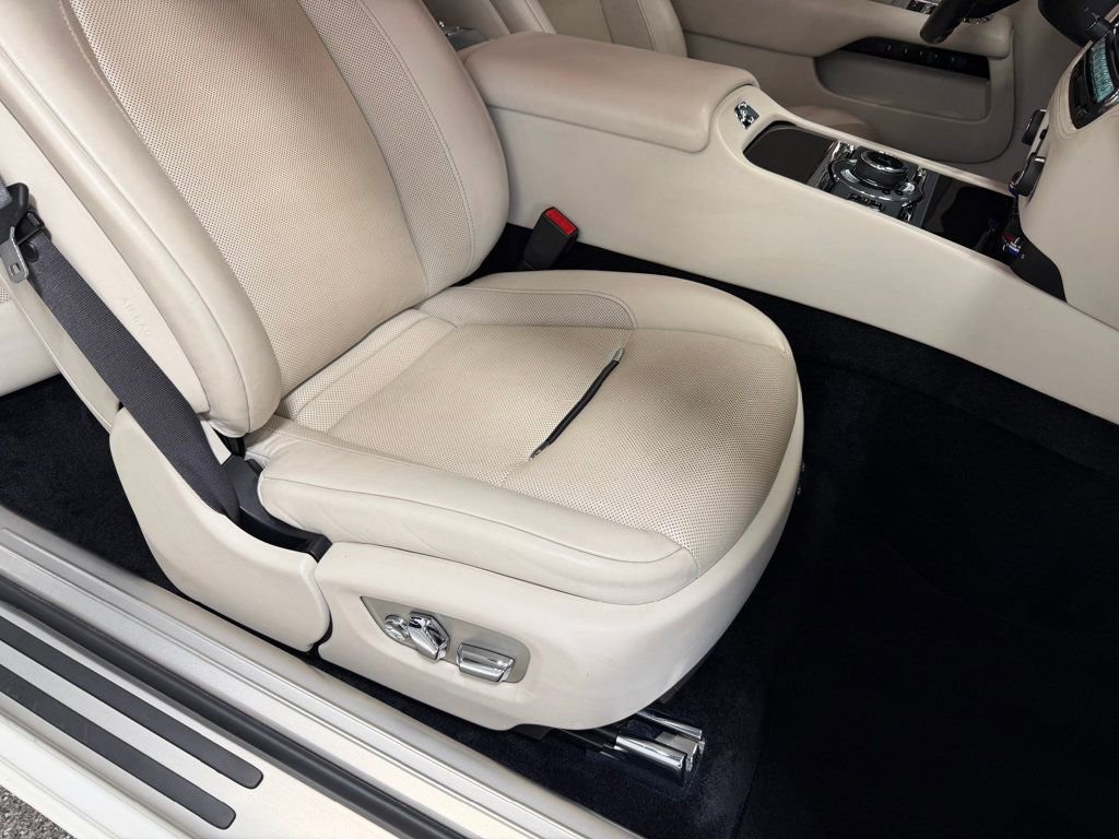 Used 2019 Rolls-Royce Wraith image 32