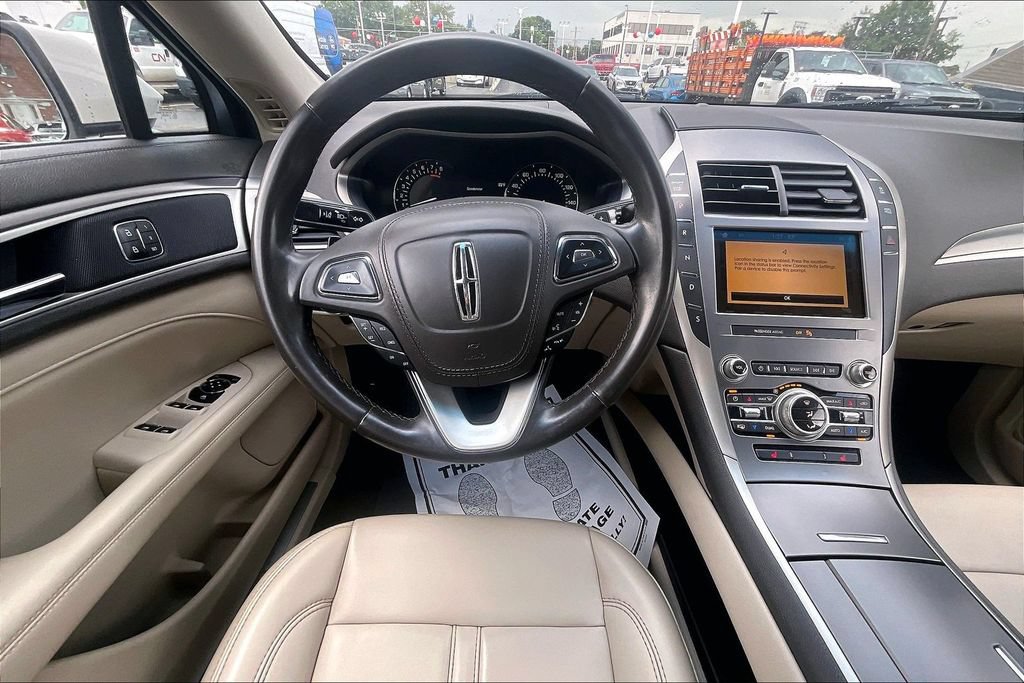 Used 2019 Lincoln MKZ Premiere FWD image 4