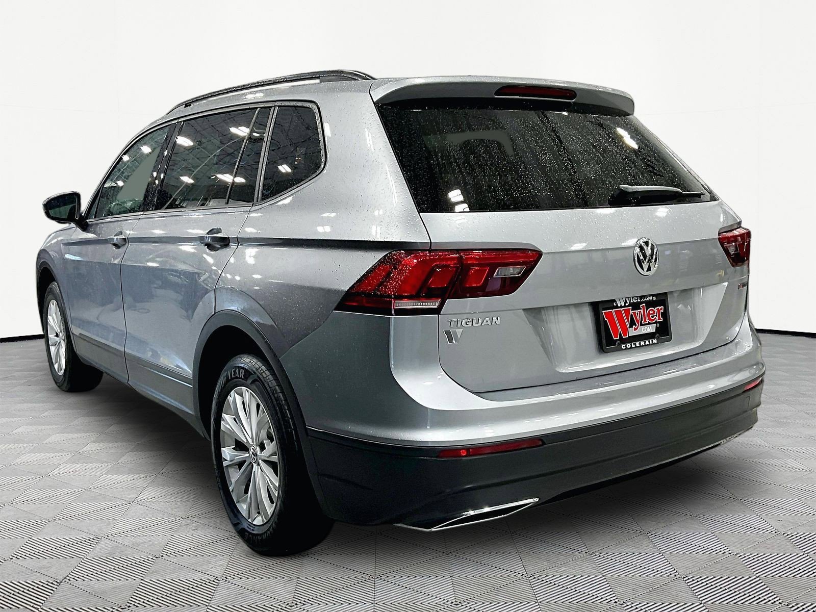 Used 2019 Volkswagen Tiguan S w/ 3rd Row Seat Package AWD/4WD image 4