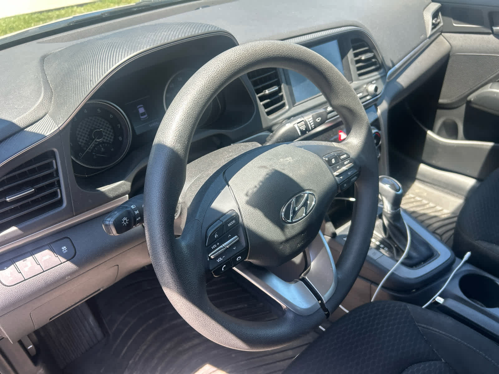 Used 2019 Hyundai Elantra SEL w/ Winter Weather Package FWD image 8