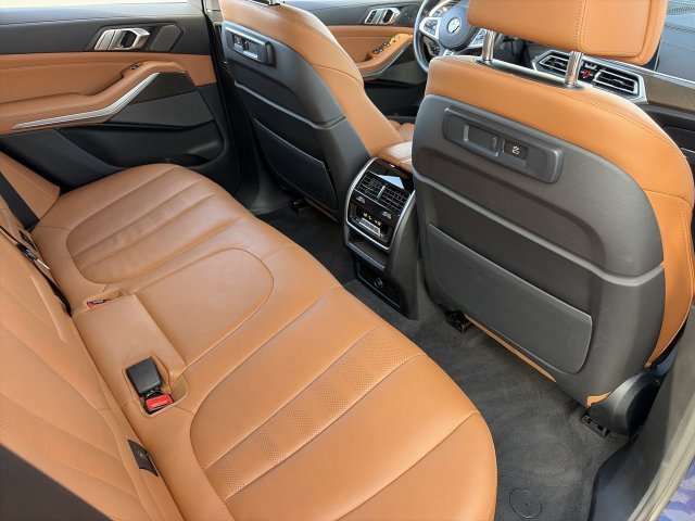 Used 2022 BMW X5 M50i AWD/4WD image 15