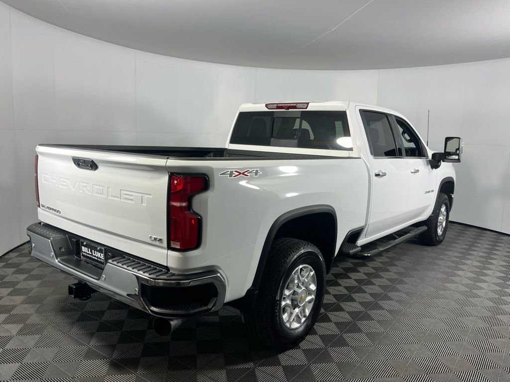 Used 2025 Chevrolet Silverado 2500 LTZ w/ LTZ Convenience Package AWD/4WD image 5