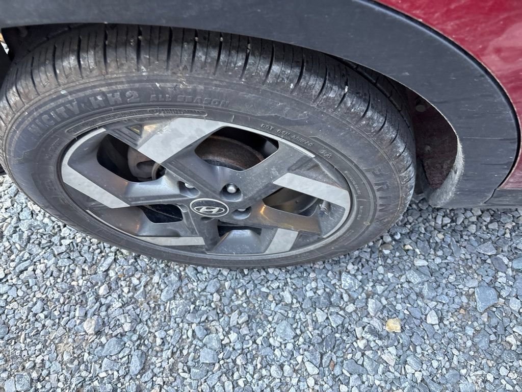 Used 2021 Hyundai Venue SEL FWD image 5