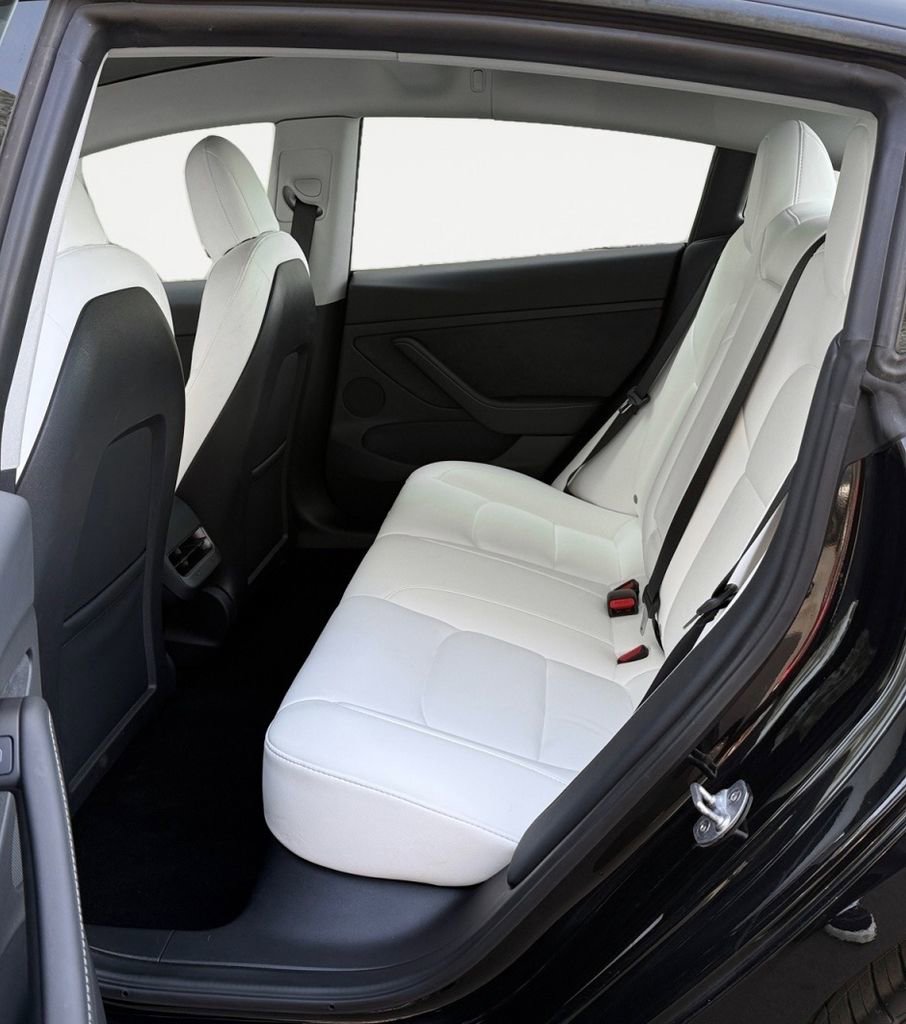 Used 2022 Tesla Model 3 Performance image 13