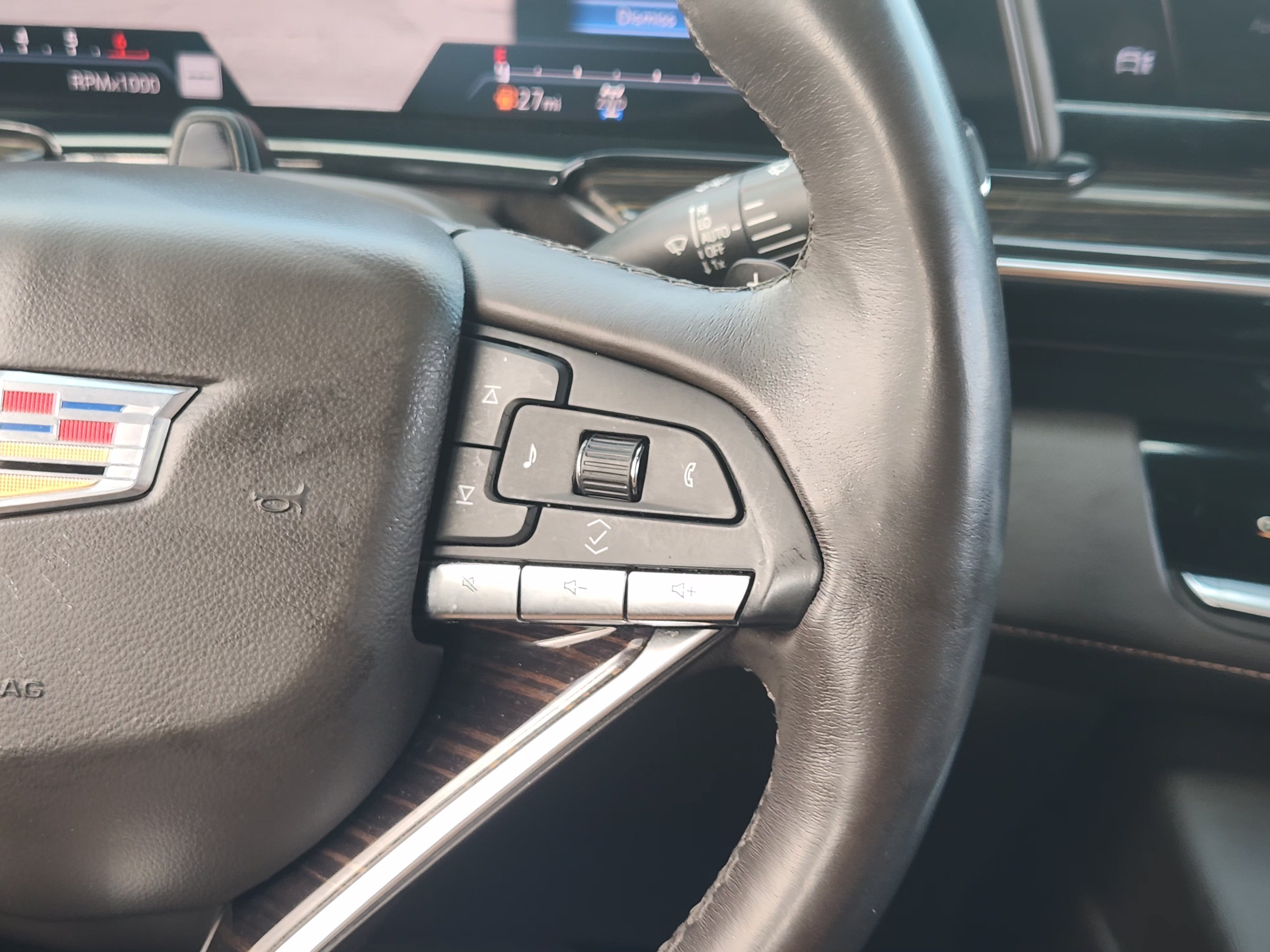 Used 2021 Cadillac Escalade Sport w/ Driver Assist Tech Package AWD/4WD image 30