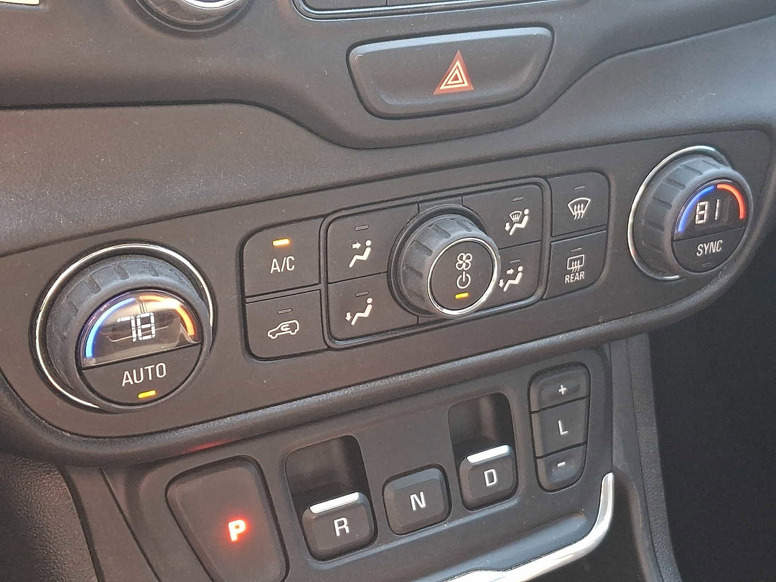 Certified 2021 GMC Terrain SLT w/ Elevation Edition image 17