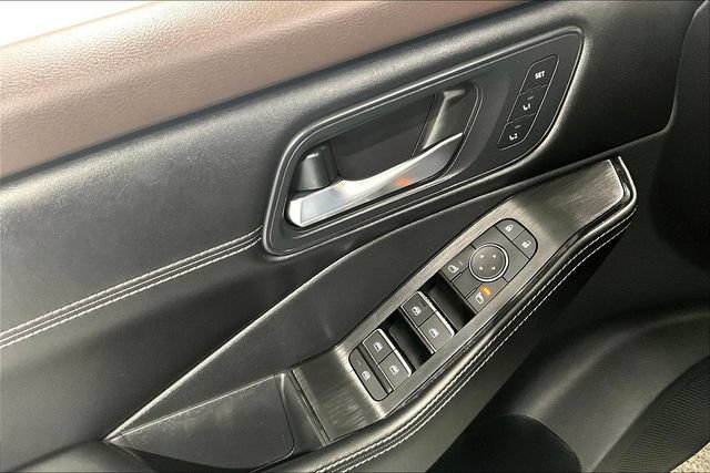 Used 2023 Nissan Rogue SL AWD/4WD image 45