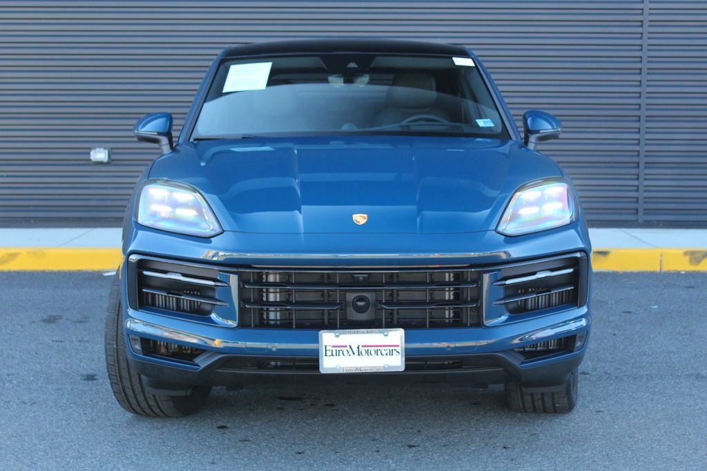 Certified 2025 Porsche Cayenne Coupe AWD/4WD image 11