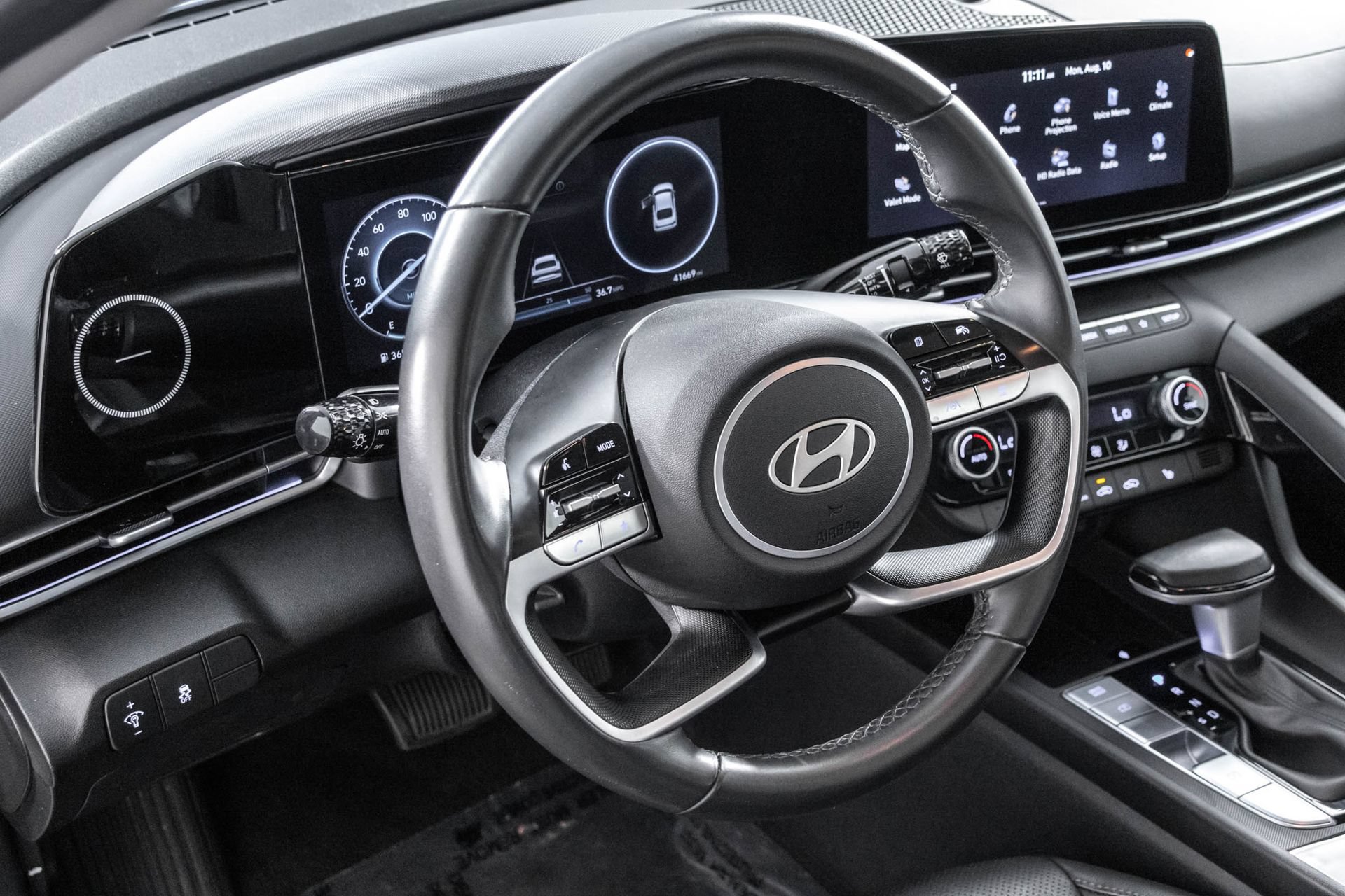 Used 2025 Hyundai Elantra Limited FWD image 35