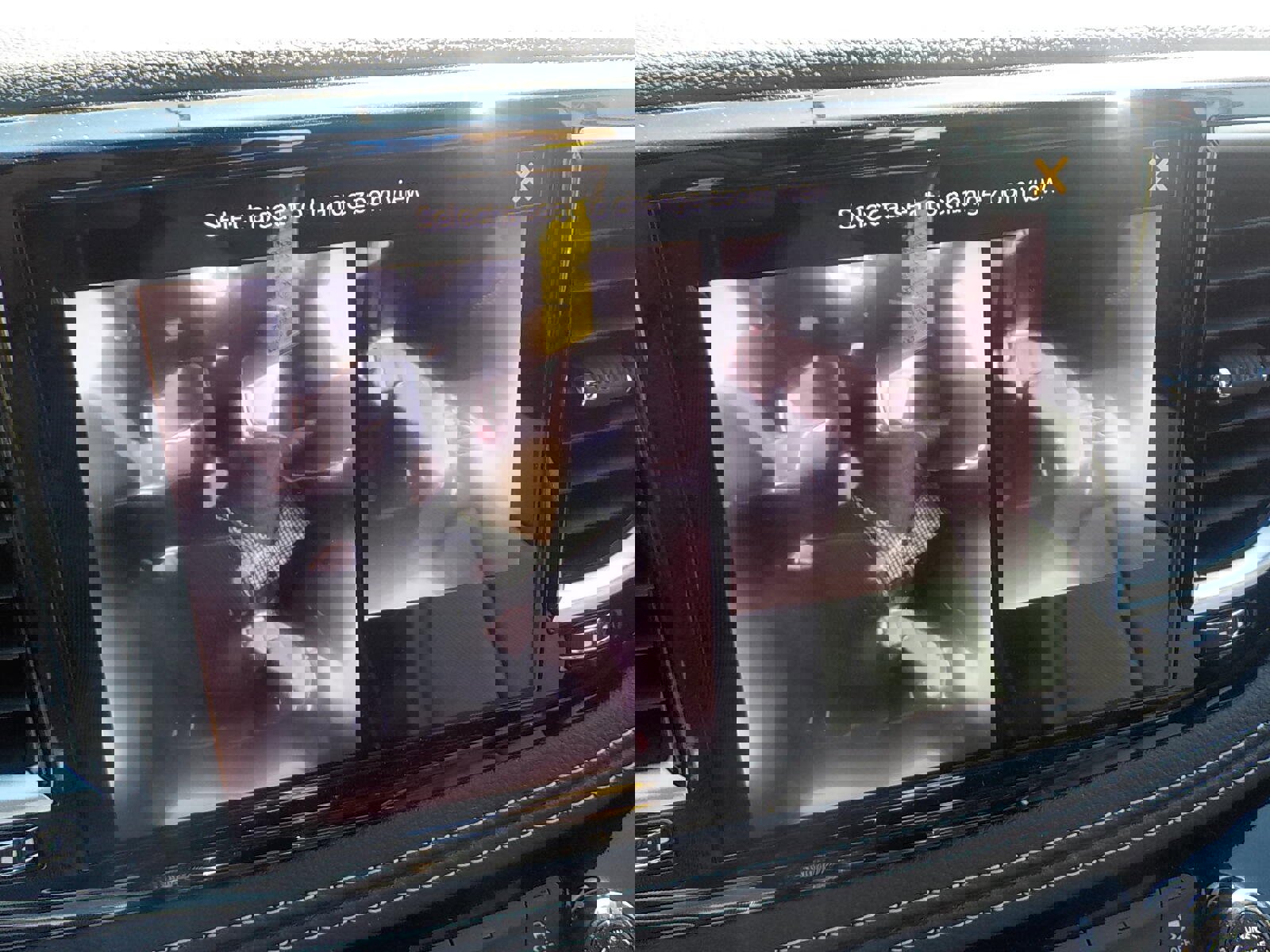 Used 2025 Chrysler Pacifica Premium image 28