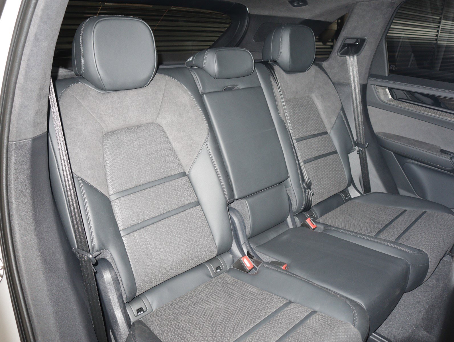 New 2026 Porsche Cayenne GTS image 6