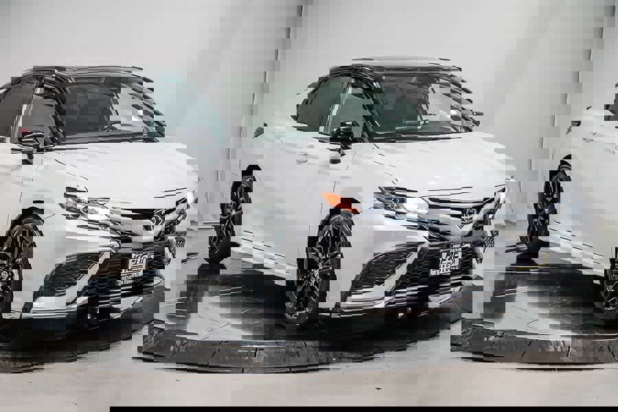 Used 2023 Toyota Camry XSE image 5