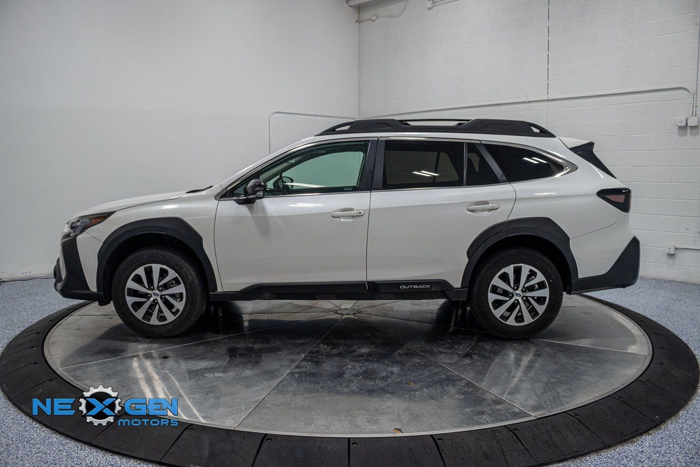 Used 2024 Subaru Outback Premium image 4