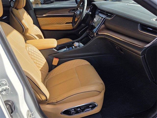 Used 2023 Jeep Grand Cherokee L Summit w/ Advanced Protech Group IV image 17