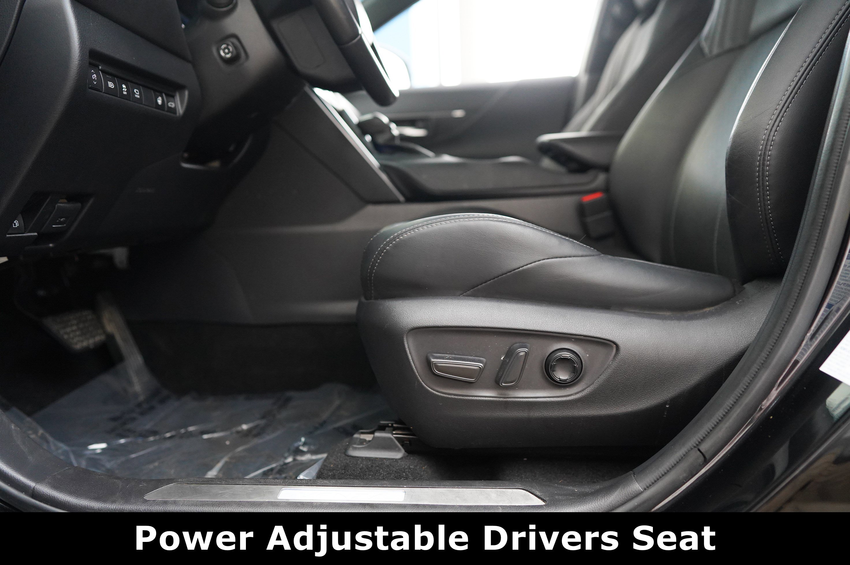 Used 2022 Toyota Venza Limited image 11